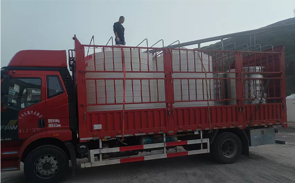 临夏县立式运输桶安排发货现场